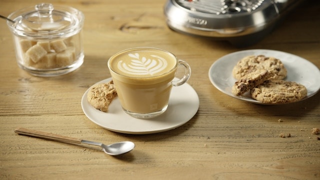 The Perfect Pick-Me-Up: The Art of Crafting a Flat White Cappuccino